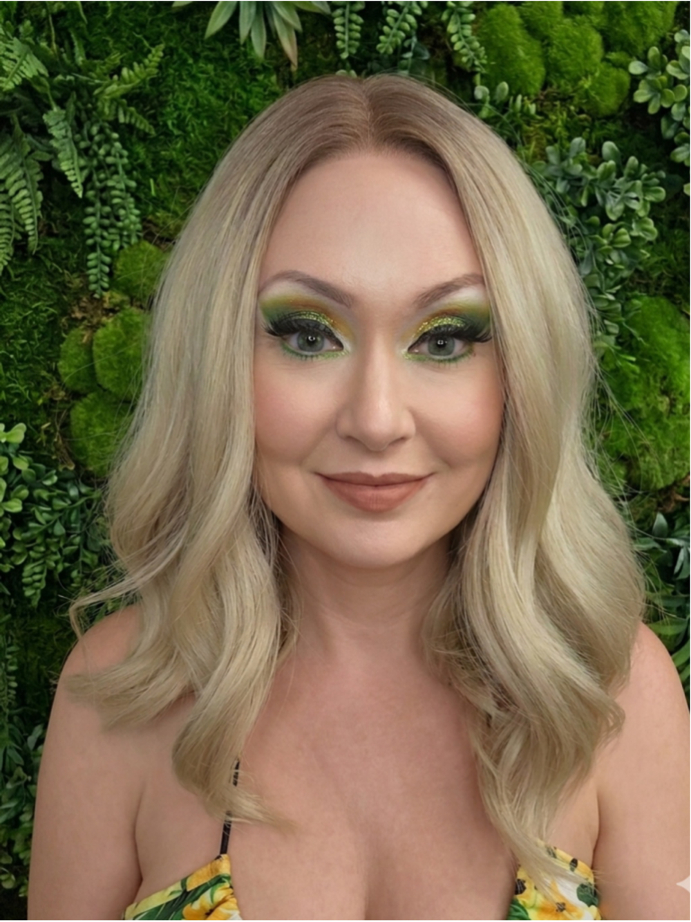 Chloe in Apricot Nectar | 14" Warm Ombre Blonde Wavy Lace Front Wig